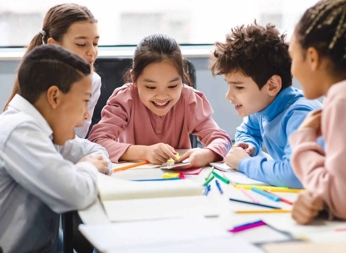 بازیها و فعالیتهای جذاب برای آموزش مکالمه