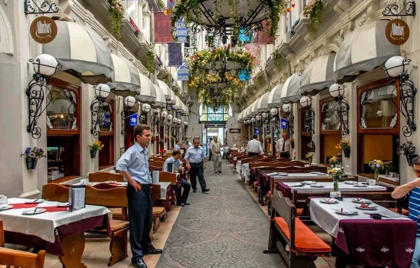 نمونه مکالمه در رستوران به زبان ترکی استانبولی